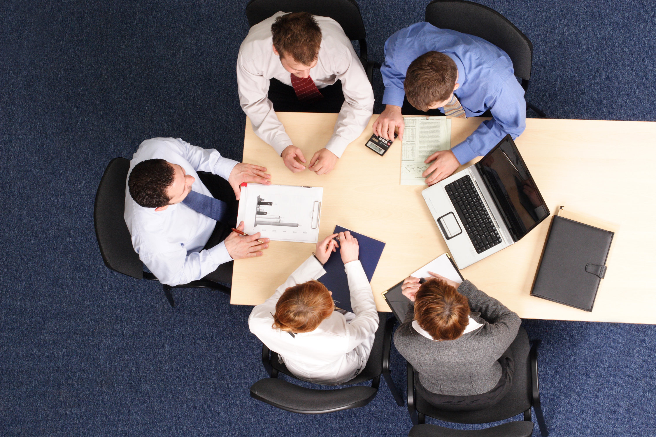 Leadership,-,Mentoring,,Five,Business,People,Meeting,-,Businesspeople,Gathered